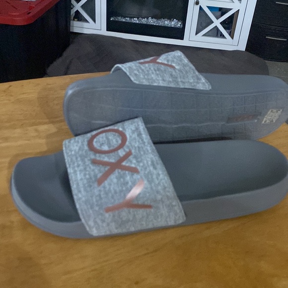 Gray Roxy sandals size 8 new…. RS - Picture 2 of 3